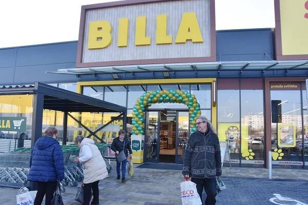 Slevy a dárky k nákupu. Nová Billa a Action v Chomutově přilákaly zákazníky