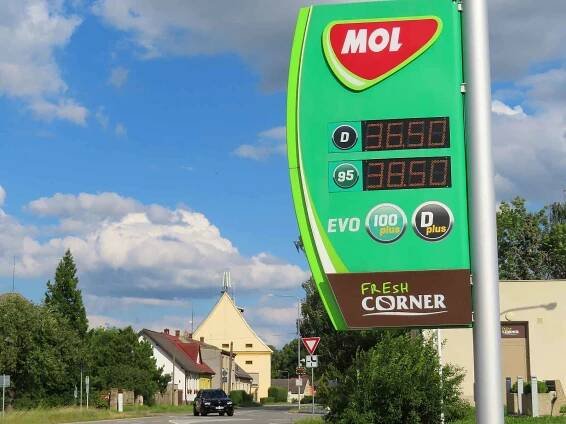 Čerpací stanice Mol v Chýnově.