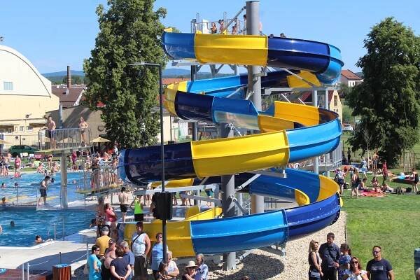 Venkovní koupaliště na Slovácku vstupné příliš nezdražila