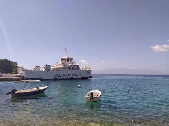 Trajektem na Hvar - Přístav