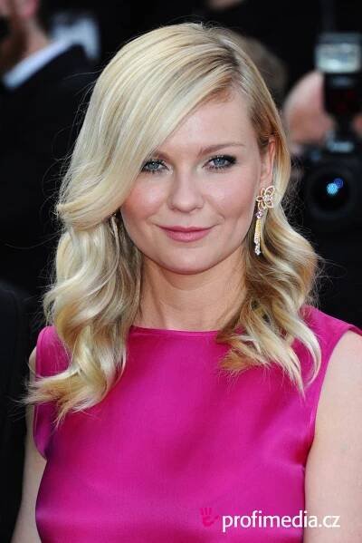 Kirsten Dunst - celebrity účes - HappyHair