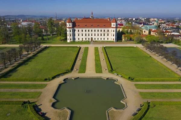 Zámek Holešov | TuristickaMapa.cz