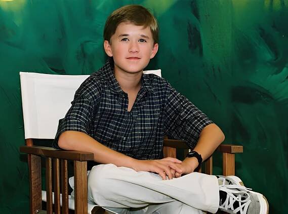 Klučina z Šestého smyslu a Forresta Gumpa dospěl. Haley Joel Osment je dnes pupkatým dřevorubcem