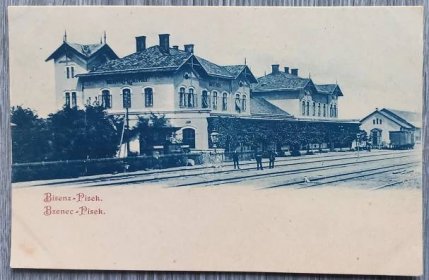 Moravský Písek - Bzenec - krásný záběr nádraží s lidmi - cca 1900 - Pohlednice místopis