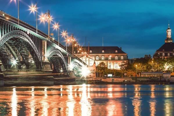 Titelbild auf Studienortseite "duales Studium Mainz": Stadtblick