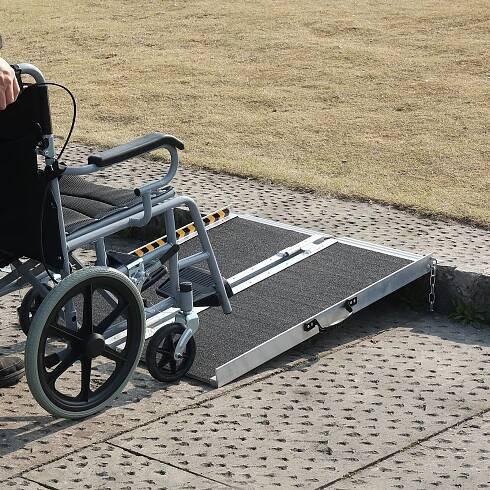 VEVOR Skládací hliníková rampa pro invalidní vozík 2/3/4/5/6/7/8/10 ft Mobilitní rampa 800 liber - Obrázek 10 z 98