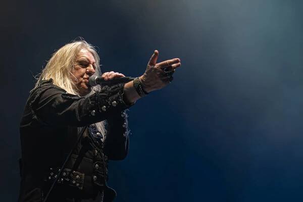 FOTOREPORT: V Praze se setkaly legendy. V O2 areně vystoupili Judas Priest, Saxon a Uriah Heep