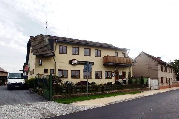 Restaurace U Dočkalů foto 1