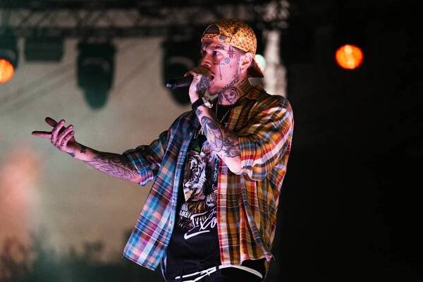 FOTOREPORT: Letokruh ve znamení hiphopu. Festival otevřel Yzomandias, Viktor Sheen a další trendsetteři