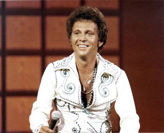 MISS USA BEAUTY PAGEANT, Bobby Vinton, aired April 14, 1977