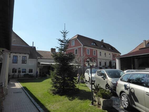 Restaurace Dvůr Hoffmeister foto 4