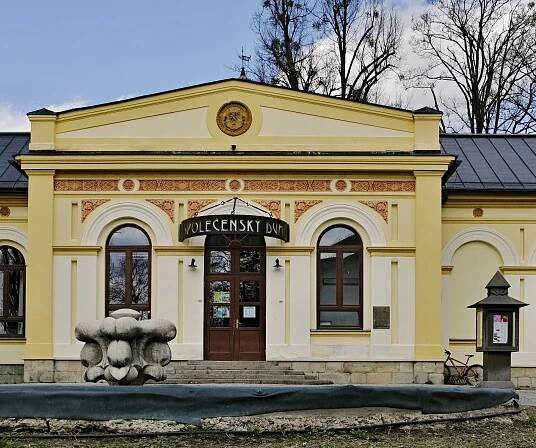 Knihovna je již otevřena ve Společenském domě - reportáž TV Beskyd - Městská knihovna v Rožnově pod Radhoštěm