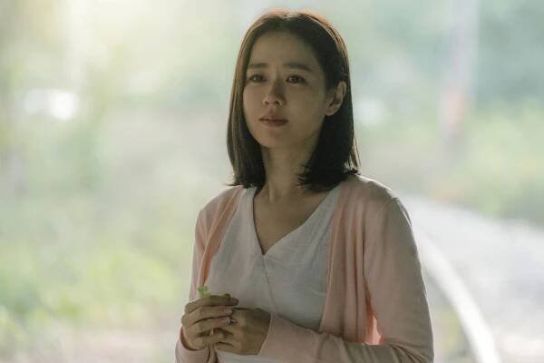 Jigeum mannaleo gabnida - Z filmu - Ye-jin Son