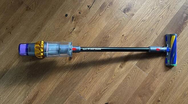 The Dyson V15 Detect's laser proved my apartment was never really clean