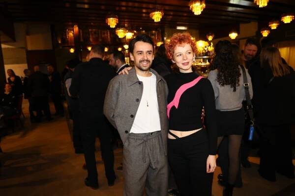 FOTO: Jan Hofman a Anna Kameníková na premiéře filmu Na plech.