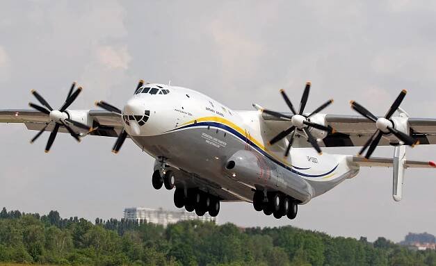 Russia’s An-22, The Biggest Turboprop Plane Ever Flown, Heads For Retirement