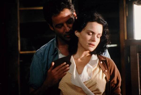 Zpívající detektiv - Z filmu - Jeremy Northam, Carla Gugino
