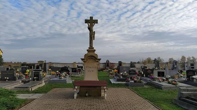 Fotografie - Hřbitov Lužec nad Cidlinou - 04.11.2020
