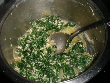 Dušený listový špenát s česnekem - recept na Kuchařka - Recepty