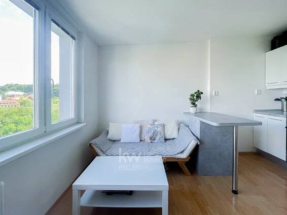 Pronájem bytu 2+kk 35 m2 + balkon 3 m2 + sklep 2 m2 - Praha - Liboc