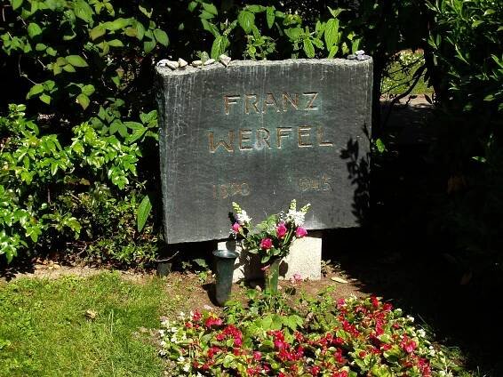 File:Zentralfriedhof Vienna - Franz Werfel.JPG