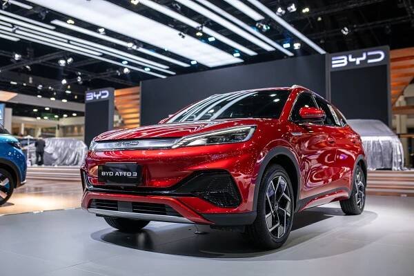 เรเว่ เปิดตัว New BYD ATTO 3 Extended รุ่นปี 2024 พร้อมส่งโปรแรงเร้าใจกับ BYD ATTO 3 รุ่นปี 2023 ที่งานบางกอก ฯ มอเตอร์โ