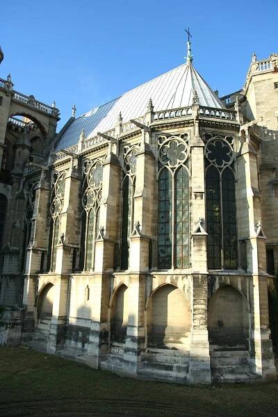 Soubor:Saint-Germain-en-Laye - Sainte-Chapelle01.jpg