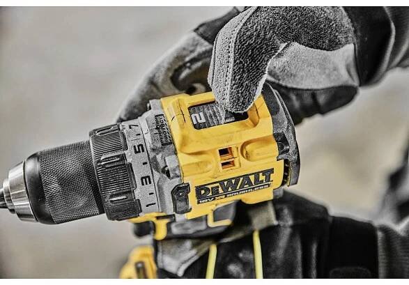 DEWALT aku vrtací šroubovák DCD800E2T-QW
