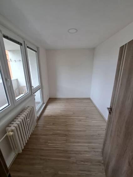 Pronájem zrekonstruovaného bytu 3+1, 2 balkóny, 1 lodžie, v Olomouci, ul. Jánského