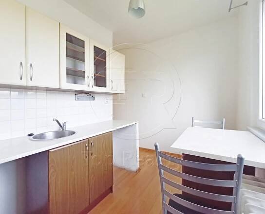 Pronájem Byt 2+1, Husova, Nová Role, okres Karlovy Vary