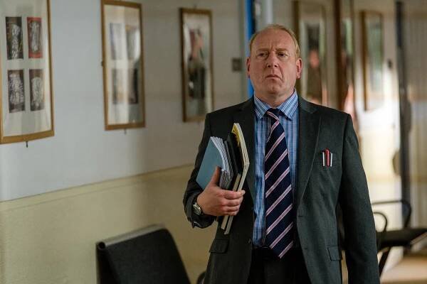 Mopsík k zulíbání - Z filmu - Adrian Scarborough