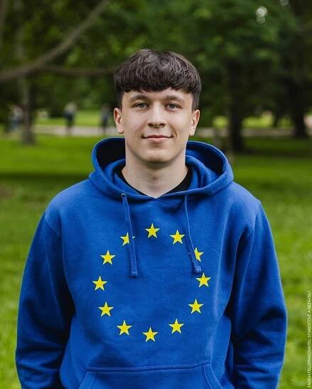 FOTO: Filip Neruda by se chtěl zapojit do politiky. – stránka 7