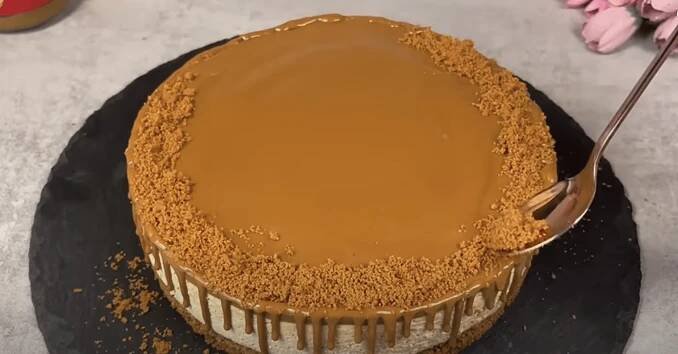 Nepečený Lotus Biscoff cheesecake s tvarohovo-lotusovým krémem - jednoduchá a snadná příprava!