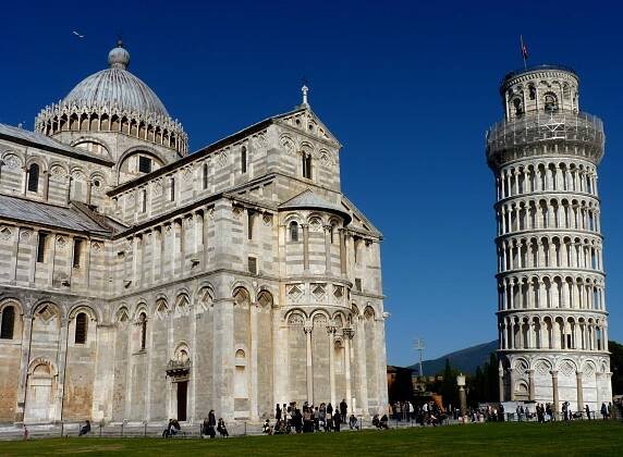 File:Piazza dei Miracoli - The Cathedral and the Leaning Tower in Pisa (2).jpg - Wikimedia Commons