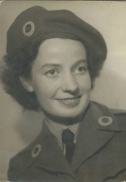 Lilian Harvey in uniform
