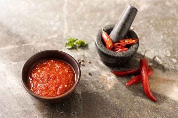 Ukážeme vám, jak se připravuje domácí chilli pasta, recept ve více podobách součástí článku - priprava chilli pasty