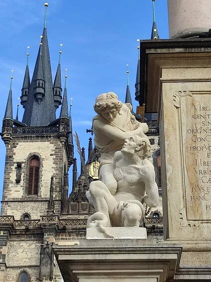 Soubor:Archanděl přemáhá ďábla 01.jpg – Wikipedie