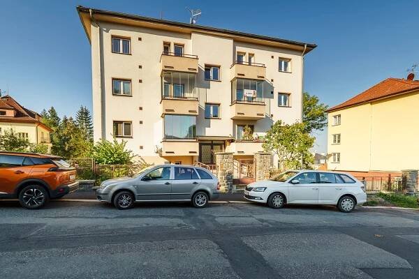 Prodej bytu 2+1, 60 m², Karlovy Vary, ul. 5. května - Vladimír Růžička - realitní makléř pro Karlovy Vary, Sokolov a Cheb