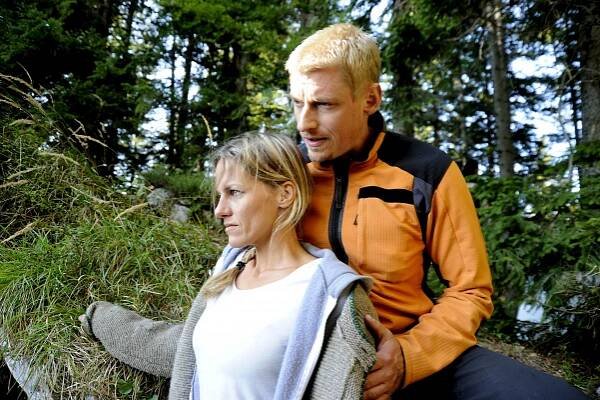 Záchranáři z hor - Série 3 - Zlatá horečka - Z filmu - Janna Striebeck, Martin Gruber