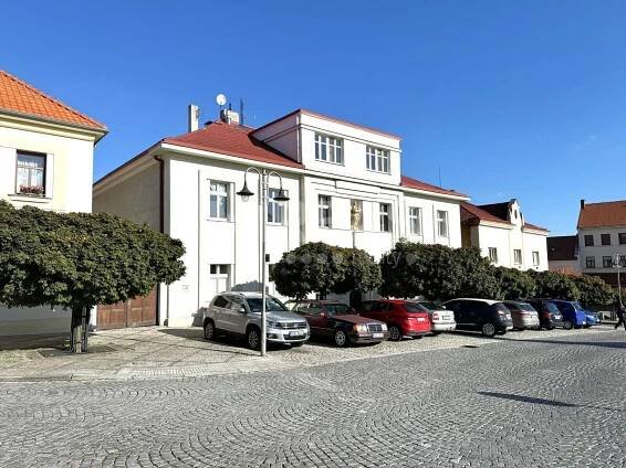 Husovo náměstí, Benátky nad Jizerou - Benátky nad Jizerou I, okres Mladá Boleslav