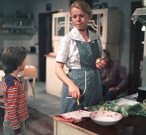 Bakaláři - Lázně - Z filmu - Iva Janžurová