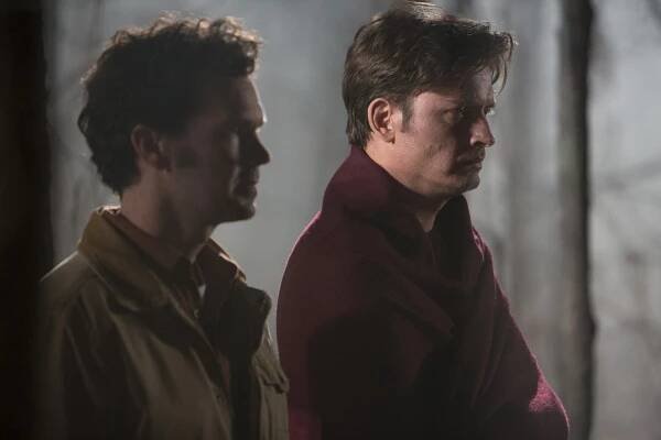 Rectify - Weird as You - Z filmu - Sean Bridgers, Aden Young
