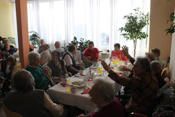 FOTOGALERIE: Dům seniorů ve Kdyni pořádal tradiční ples