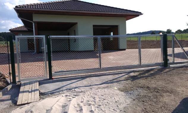 Nesená vjezdová vrata - Zámečnictví Král