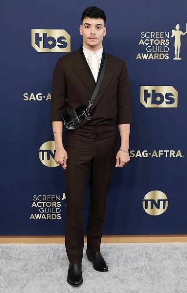SAG Awards 2022 Aaron Dominguez