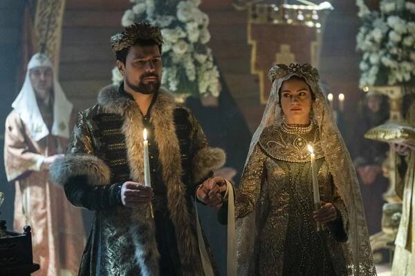 Danila Kozlovskij, Alicia Agneson - Vikingovia - Death and the Serpent - Z filmu