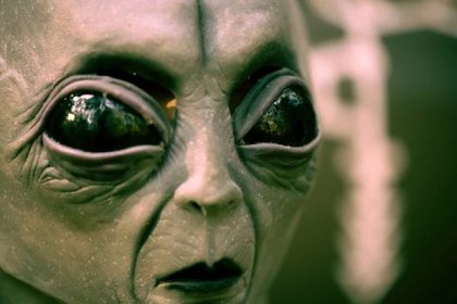 Aliens would be ‘friendly but we can’t gamble on it’ in case they invade Earth says string theorist