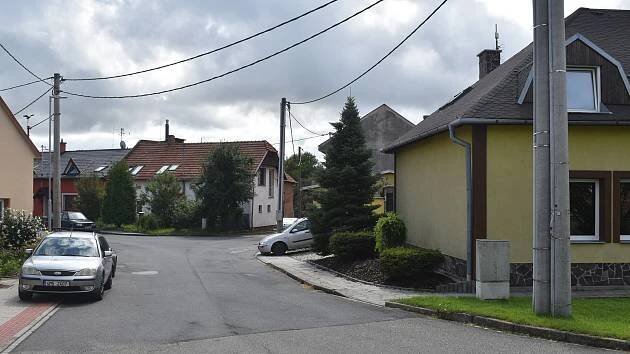 Kostelec u Holešova láká obyvatele na výhodnou polohu mezi městy