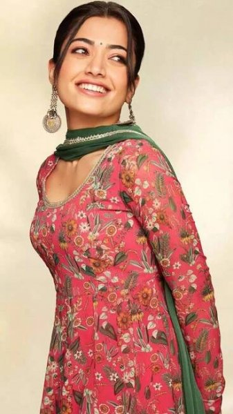 Rashmika Mandanna steals hearts with her radiant smile