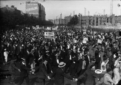 File:Manifestation SFIO 1934.jpg - Wikimedia Commons